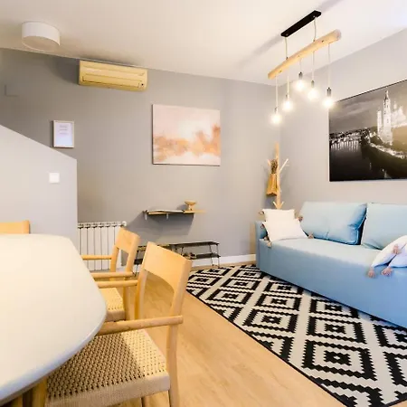 Atico Alfonso | Amplio Centrico Renovado | 10 Pax