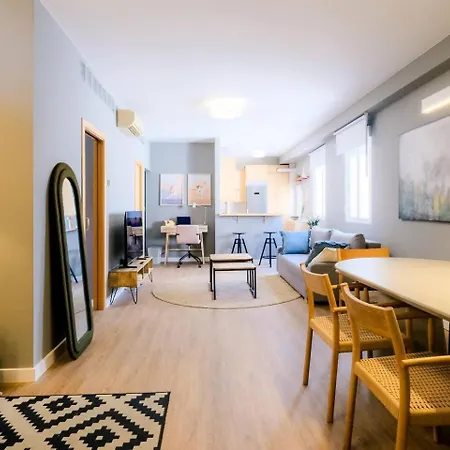 Atico Alfonso | Amplio Centrico Renovado | 10 Pax Апартаменты