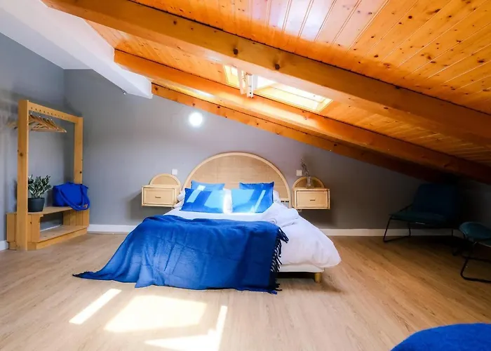 Atico Alfonso | Amplio Centrico Renovado | 10 Pax Апартаменты *